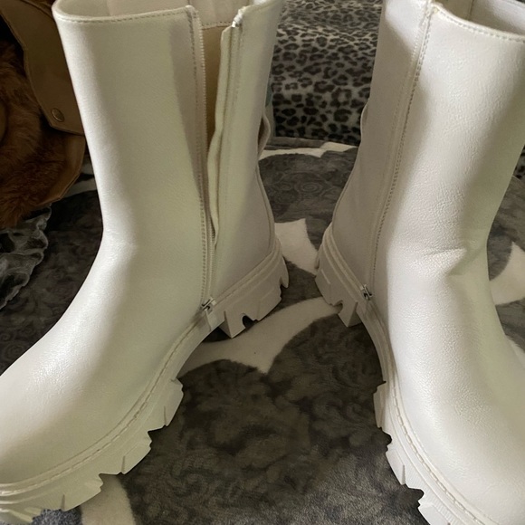 Sold - Picture 4 of 4